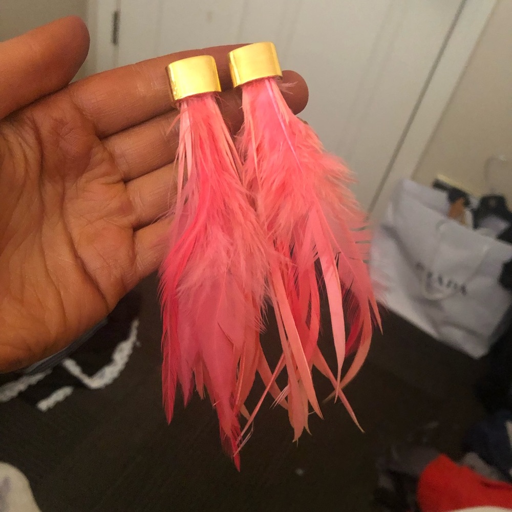 RARE mingonne Gavigan feather earrings